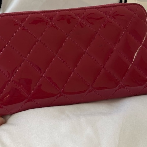 Authentic Chanel zippy wallet - Picture 6 of 13